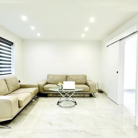 Beautiful 3 Bedroom House In London -Ensuite Bed Room Twickenham Eksteriør billede