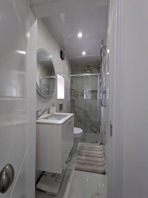 Beautiful 3 Bedroom House In London -Ensuite Bed Room Twickenham Eksteriør billede